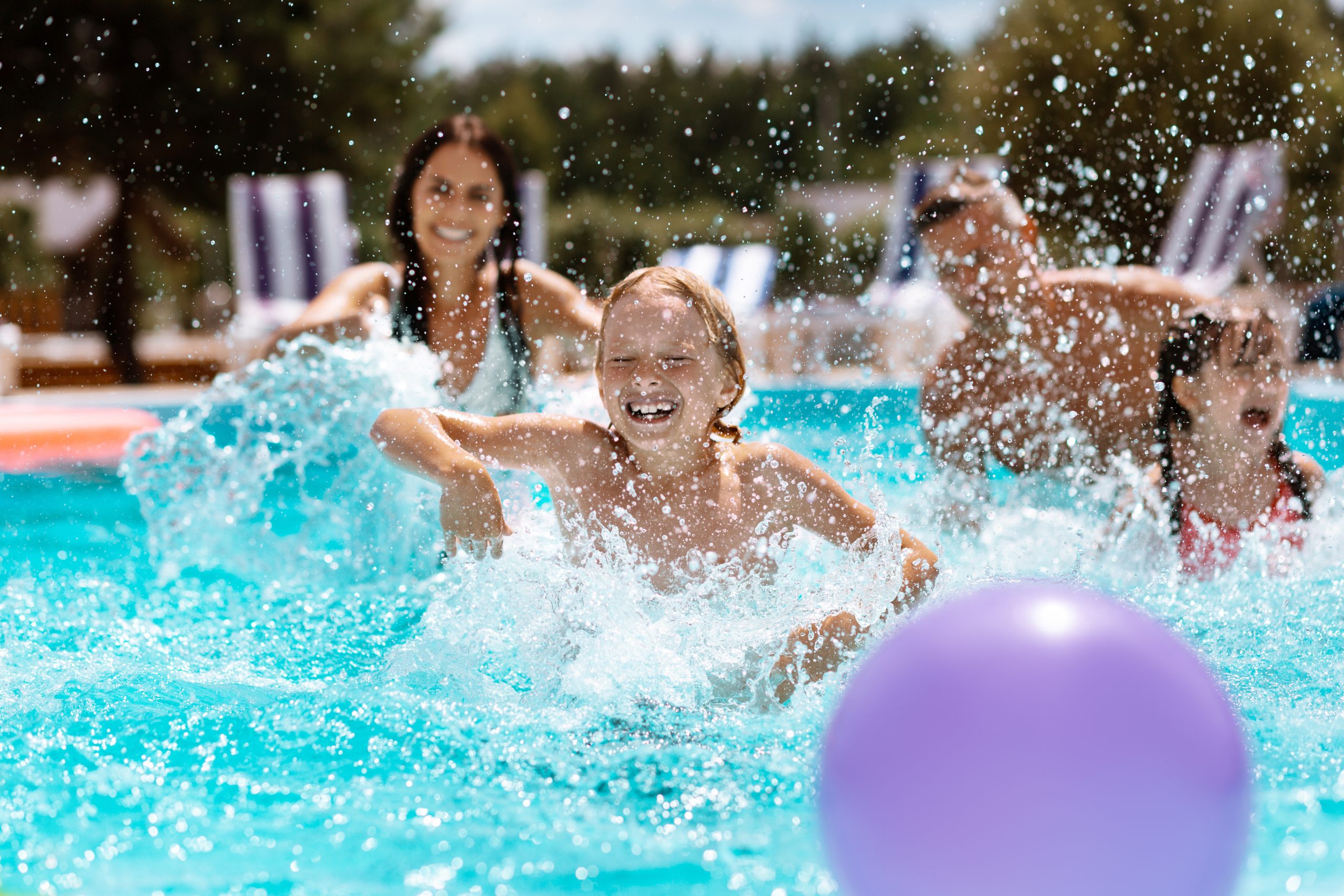 Mantenimiento de piscinas con productos Astralpool, Zodiac y Eurocasa.